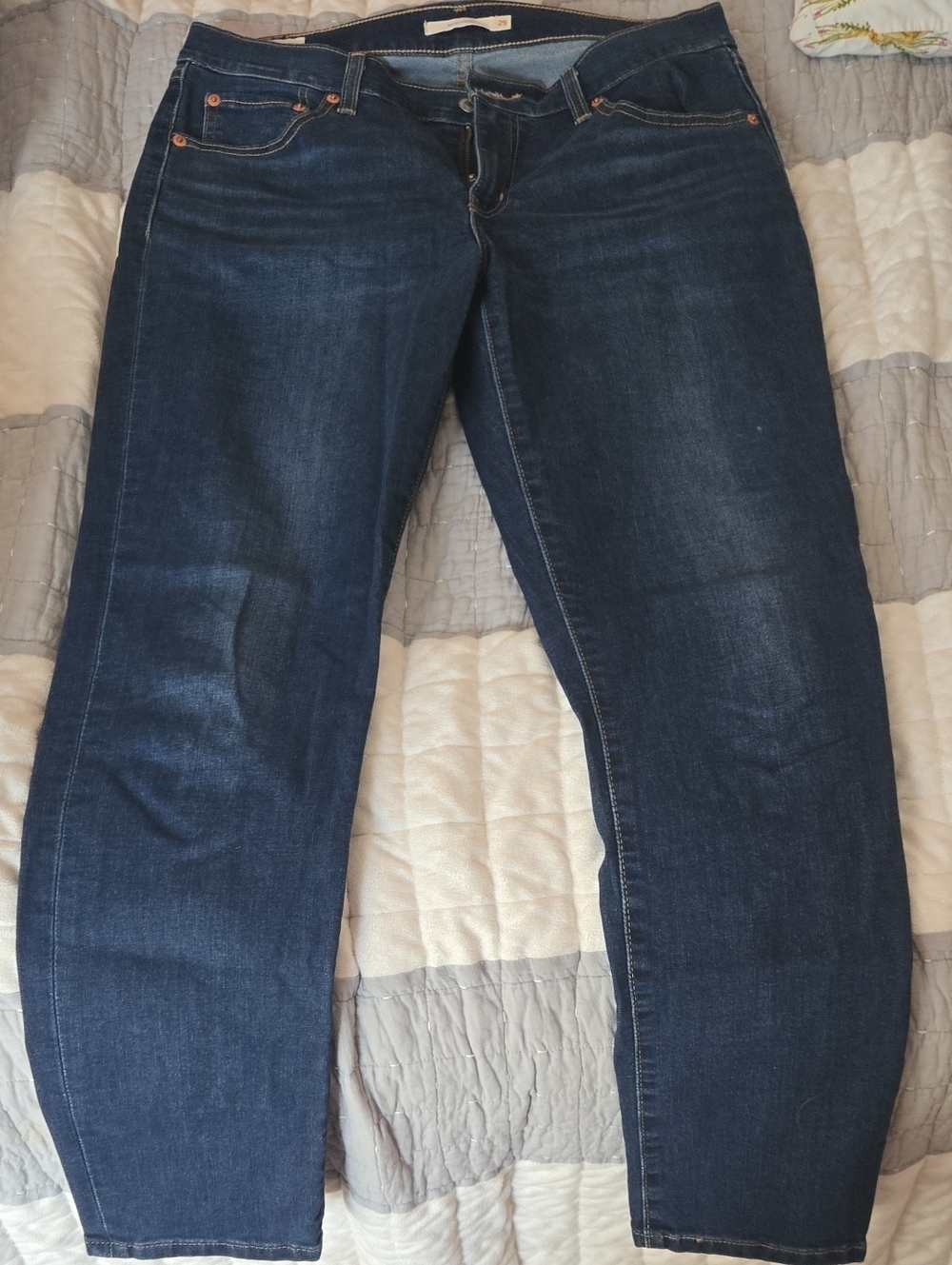 Levi's Straight Leg Classic Jeans in Dark Blue
